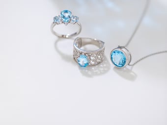 topaz jewelry - blue topaz silver rings, tri-stone blue topaz silver
ring, blue topaz silver necklace