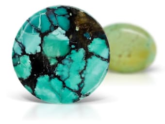 single blue-green turquoise gemstone