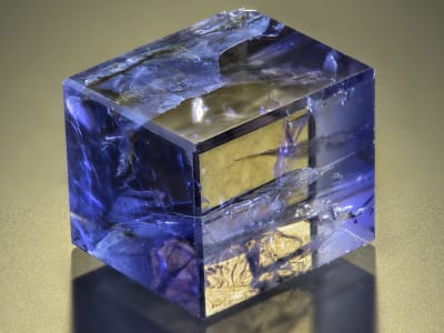 Polished Iolite cube